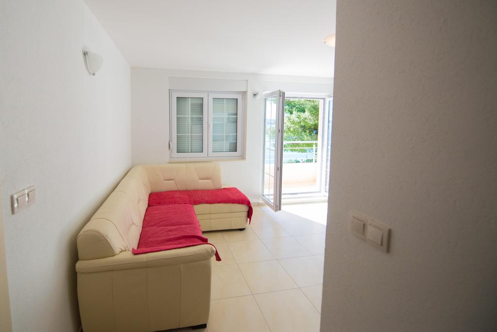 Apartments Karlo 巴什卡沃达 客房 照片